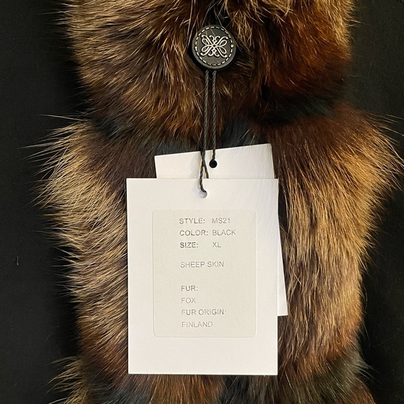 Fox Fur Vest - Picture 7 of 7